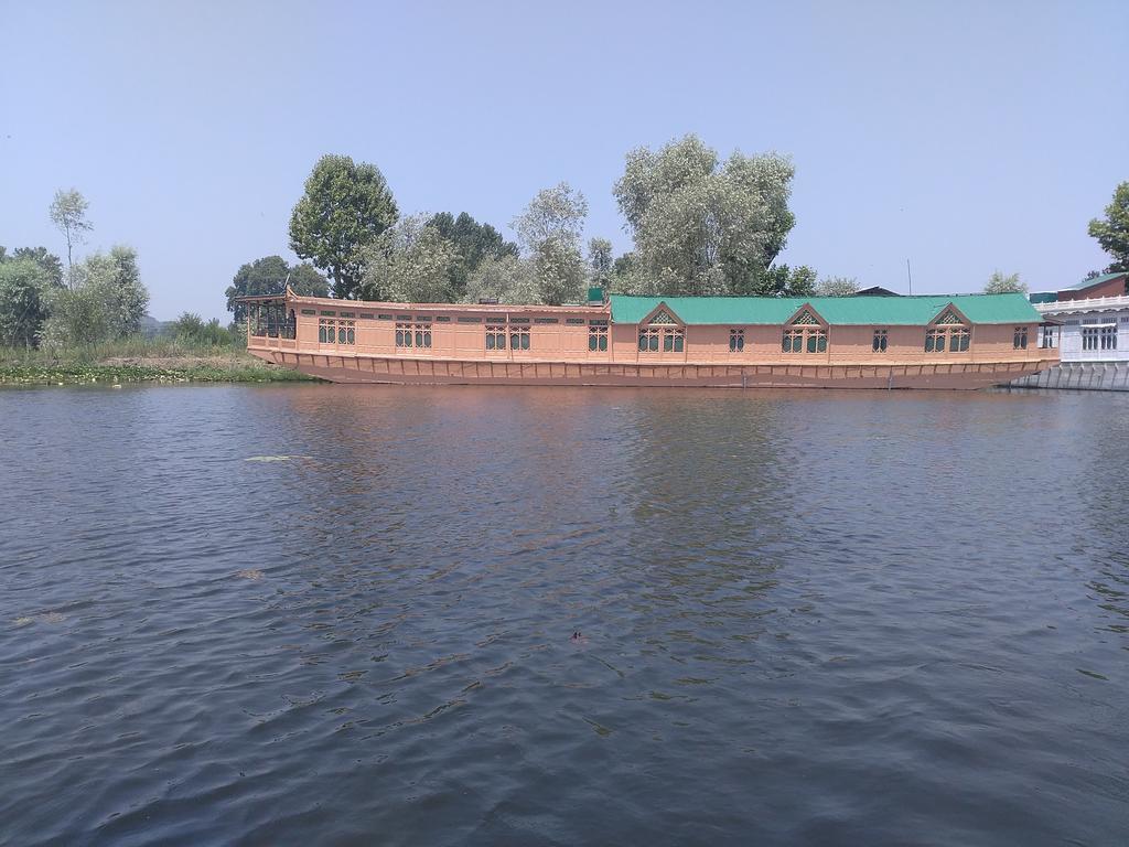 Kings Houseboats Hotell Srīnagar Exteriör bild